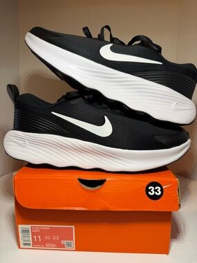 Nike Men’s Promina 11M